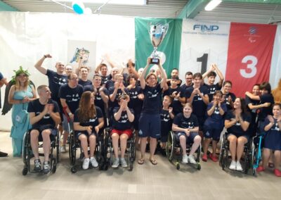 squadra di atleti paralimpici premiati